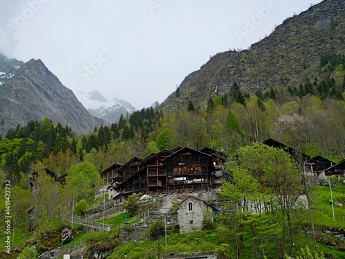 Photos Mountain landscape with snow in the end of spring from Alagna Valsesia, the moun