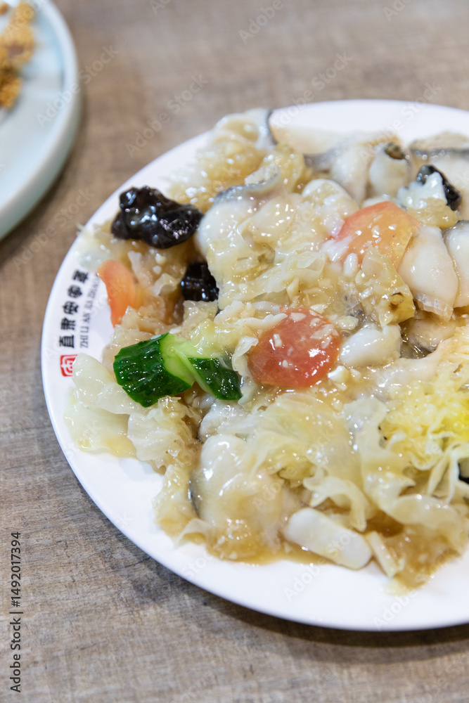 Quick-fried Fish Fillets with Vegetable Stir-fry (liu yu pian) Quick-fried Fish Fillets with Vegetable Stir-fry (liu yu pian)