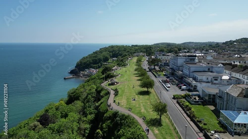 Babbacombe, Torbay, South Devon, England: DRONE VIEWS: Babbacombe Down, walkers and the nearby pubs, restaurants and hotels. Babbacombe is a popular UK holiday destination (Clip 1).