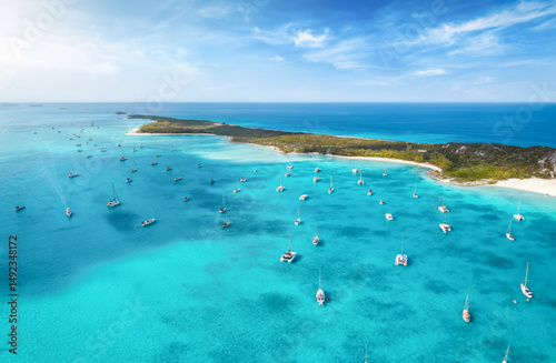 Fototapeta Naklejka Na Ścianę i Meble -  Aerial view of the coast of Stocking Island, The Exumas, Bahamas, with Starfish and Coconut beach