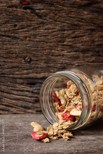 Fotografie Granola and strawberry dried fruits