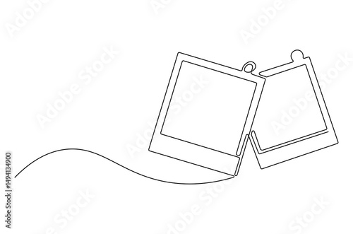 Continuous one line drawing of Photo frame. Single line drawing illustration of Photo frame polaroid. Papper frame with clip concept vector art. Doodle line illustration.