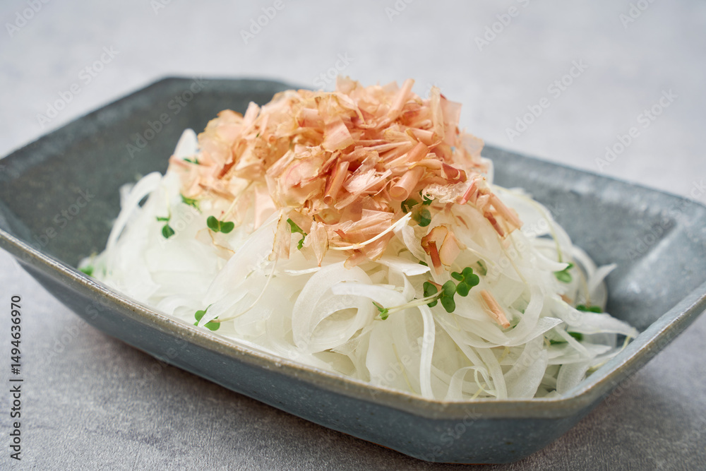 新玉ねぎの和風サラダ