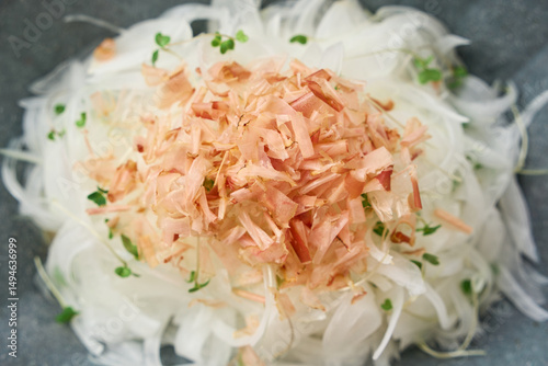 新玉ねぎの和風サラダ