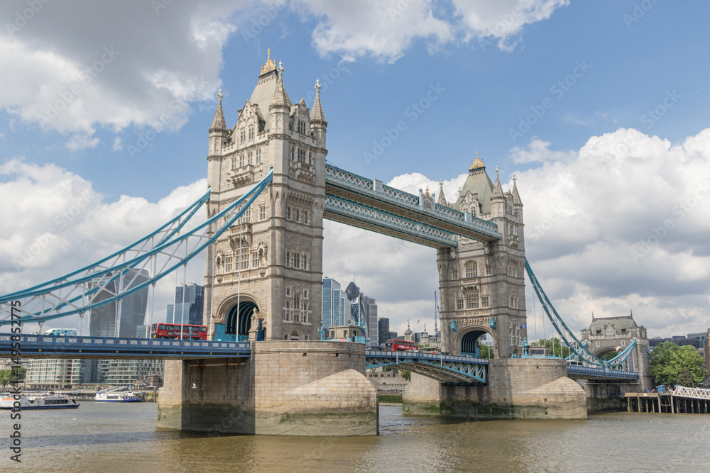 Fototapeta premium Tower Bridge and the River Thames in London