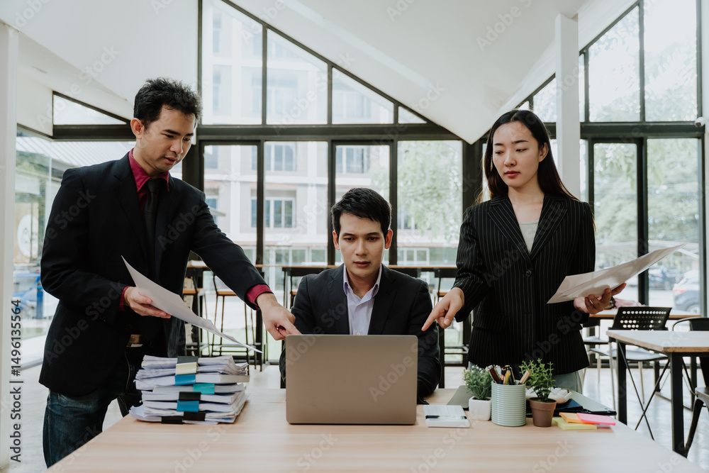 Fototapeta premium Business Team Collaboration in Modern Office