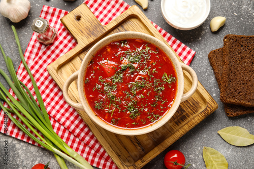 Traditional ukrainian borsc...