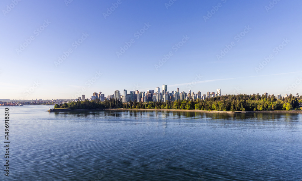 Fototapeta premium Panoramic View of Downtown Vancouver with Stanley Park and Waterfront Landscape