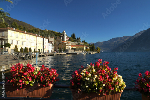 Veduta autunnale del Lago d'Iseo. Provincia di Bergamo, Lombardia, Italia.