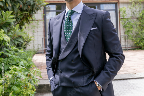 digno, empresario, agiotaje, camisa, hombre, chaqueta, adjuntando, persona, negro, de pie, indumentaria, moda, esmoquin, gente, formal, éxitos, directivo, distinguida, men at work, corbata, trabajar