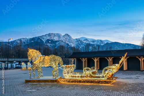 Obraz na płótnie Christmas lights with Tatry mountains in Zakopane. Poland w salonie