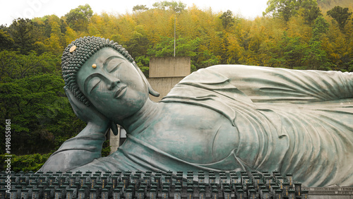 statue of buddha