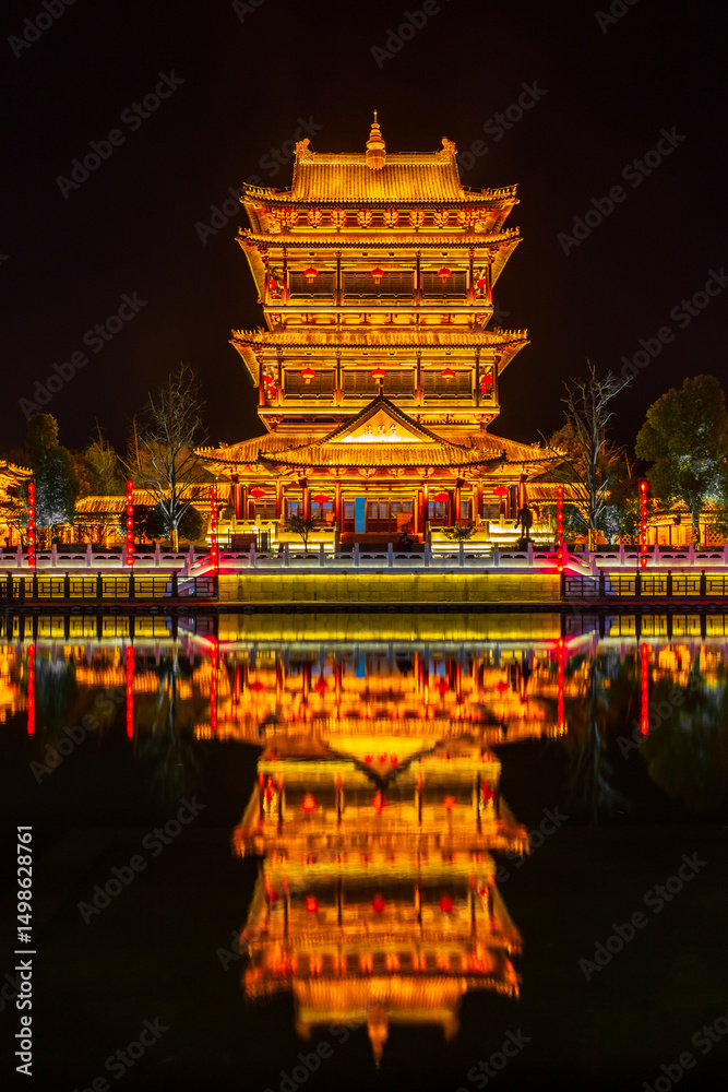 Obraz premium Night scene of Taierzhuang Ancient City in Zaozhuang, Shandong