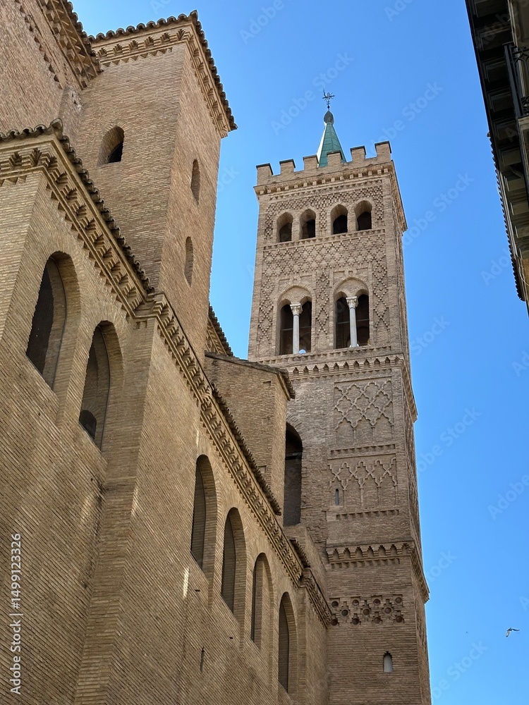 Fototapeta premium dans les rues de Saragosse