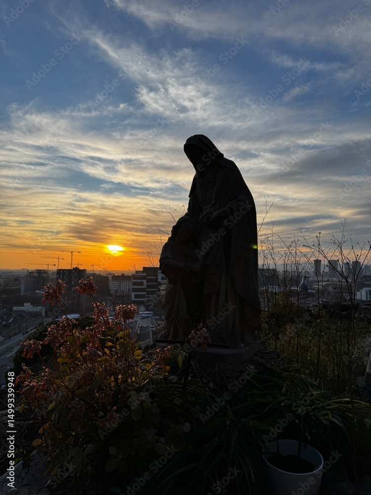 Montjuïc Cemetery in Barcelona at sunset, with dramatic lighting casting long shadows over historic tombstones, crosses, and monuments. A serene yet haunting scene filled with history and symbolism. Montjuïc Cemetery in Barcelona at sunset, with dramatic lighting casting long shadows over historic tombstones, crosses, and monuments. A serene yet haunting scene filled with history and symbolism.