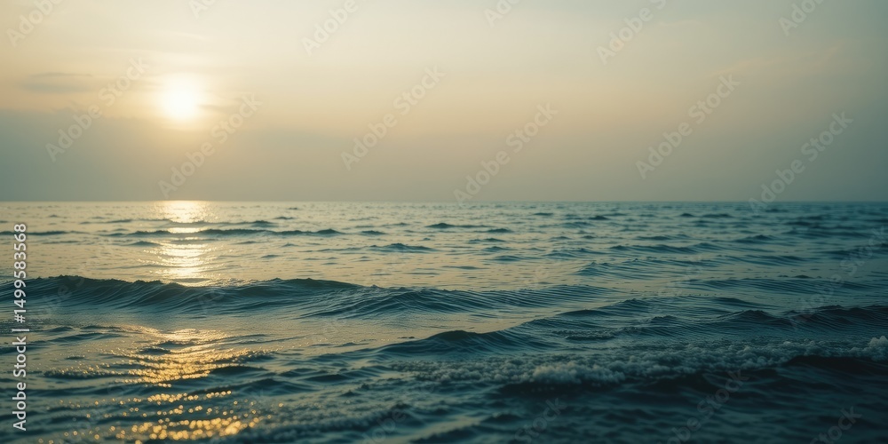 Obraz premium Misty morning on the sea shore
