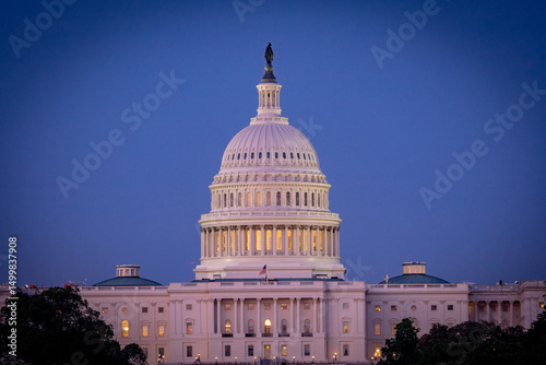 US Capitol Building at night