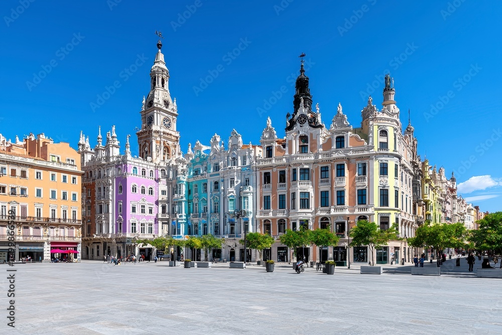 Fototapeta premium Colorful Buildings and Plaza in a Sunny Cityscape