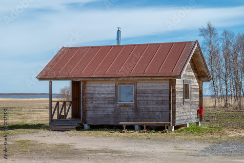 Desert hut are a common sight in Finland. They are unenclosed huts where travelers can stay for 1-2 nights for free without prior reservation. Typically in national parks and along hiking trails.