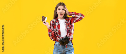 Surprised female tourist wi...