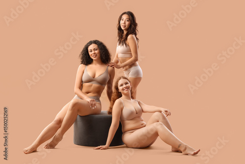 Young body positive women i...