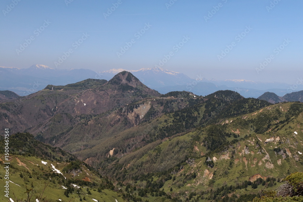 Obraz premium 高原を走る志賀草津道路（国道292号）からの風景。