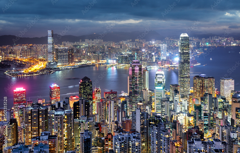 Fototapeta premium Hong Kogn downtown and building at night, China