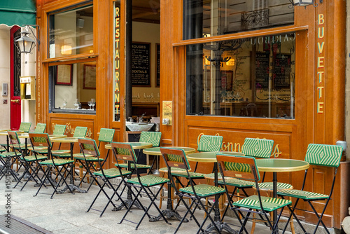 Fototapeta Naklejka Na Ścianę i Meble -  parisian cafe and bistro terrace, Montorgueil district