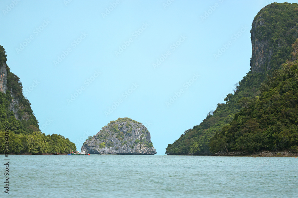 Obraz premium Gulf of Thailand at Ao Talet Bay, the Starting Point for Pink Dolphin Watching, Nakhon Si Thammarat province, southern Thailand