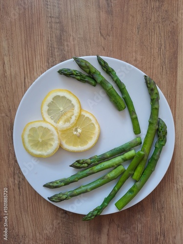 asparagus with lemon and parsley