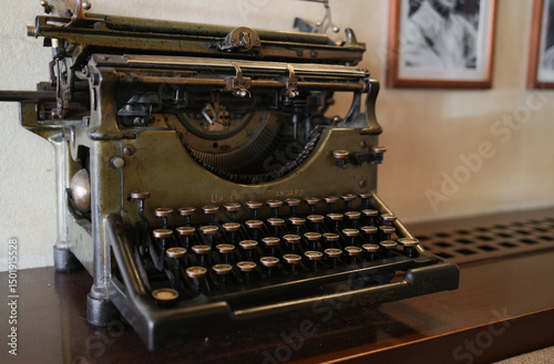 Antique typewriter: a glimpse into the past a relic of bygone eras