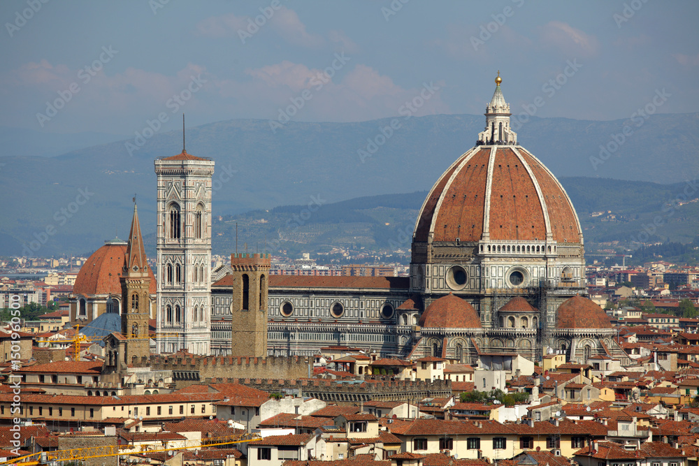 Fototapeta premium Santa Maria del Fiore Cathedral seen from Piazzale Michelangelo, Florence, Italy