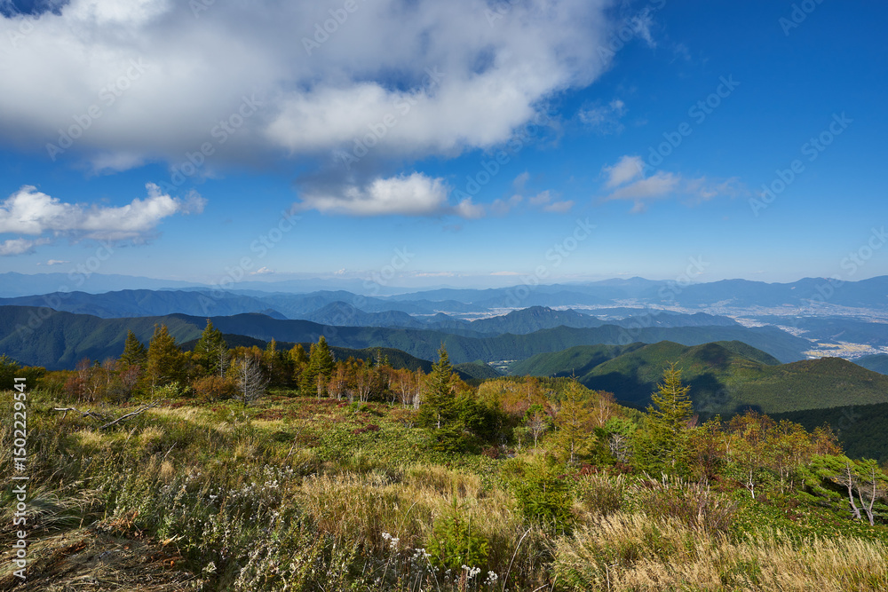 Obraz premium 長野県 ビーナスライン 美ヶ原高原からの景色