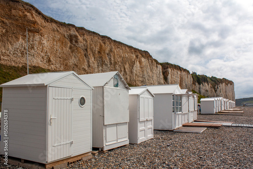 Cabines de front de mer de Criel-sur-Mer en Normandie	