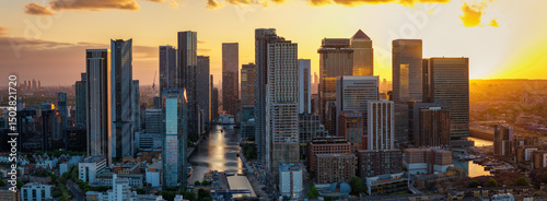 Photos Aerial sunset view of the residential and office skyscrapers at Canary Wharf Lon