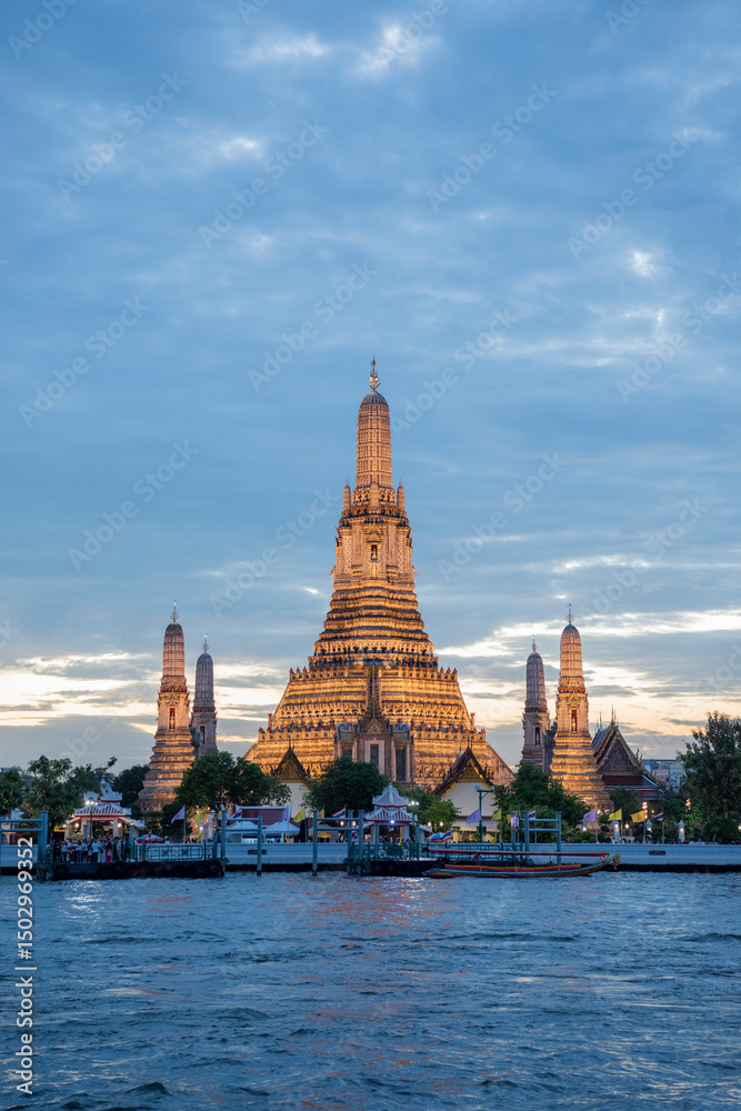 Naklejka premium THAILAND BANGKOK CHAO PHRAYA WAT ARUN