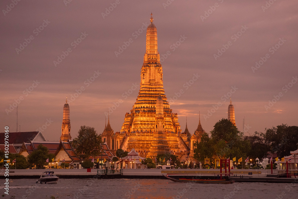 Fototapeta premium THAILAND BANGKOK CHAO PHRAYA WAT ARUN