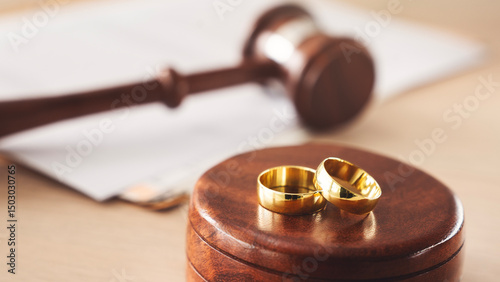Canvas-taulu Divorce decree form with ring