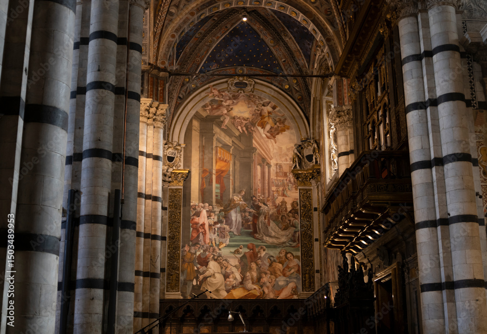 Obraz premium The interior of the Siena Cathedral (Duomo di Siena), Italy.