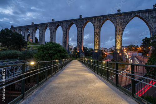 Obraz na plátně Beautiful view to old historic aqueduct in downtown Lisbon