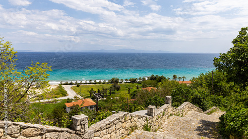 Foto Panoramablick auf das türkisblaue Meer bei Afitos, Chalkidiki