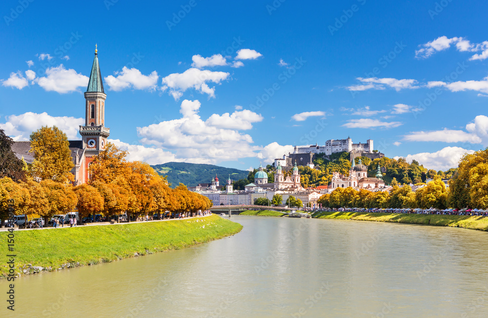 Fototapeta premium Innsbruck,fascinating, place of history, architecture, beautiful city, alpine scenery, surrounded by mountains, tourist attractions, attractions, Austrian, federal Tyrol, beautiful views, of the Alps,