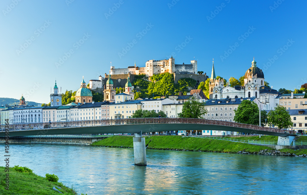 Obraz premium view on Salzburg , Festung Hohensalzburg herriage in the autumn, Salzburg, Austria