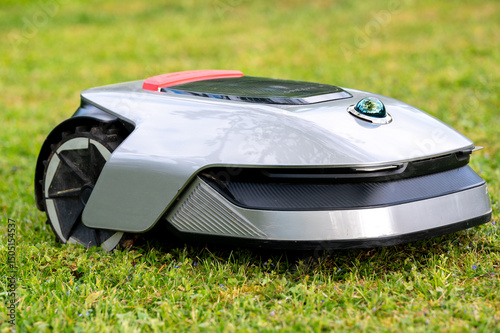 Robotic lawnmower without perimeter wire cutting perfect lawn