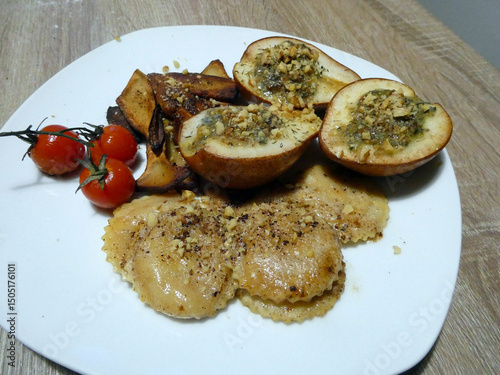 Tortellini an Birne mit  Gorgonzola Haselnussfüllung
