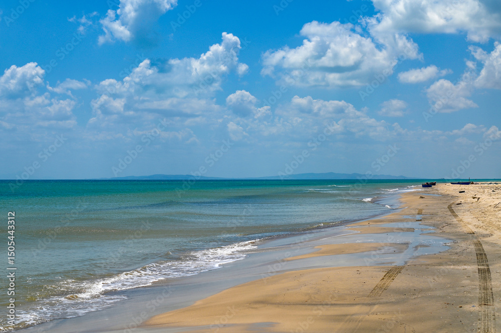 Plage calme au printemps Plage calme au printemps