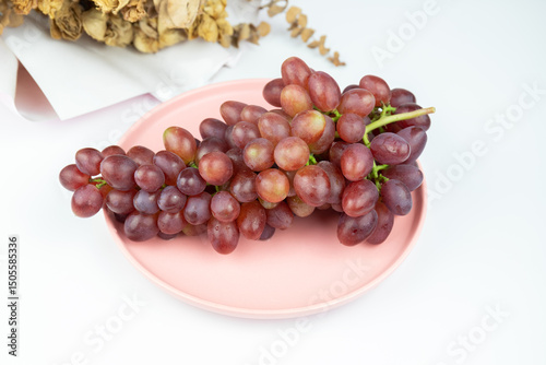 Fototapeta Naklejka Na Ścianę i Meble -  A bunch of fresh raisin fruits