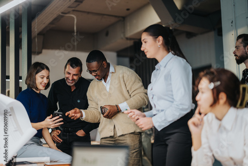 Photos A group of diverse business people engage in a collaborative discussion in a modern office