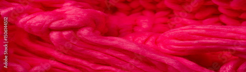 Quadro em tela red knitted woolen scarf