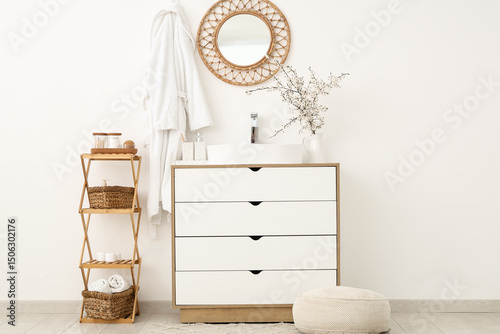 Modern bathroom interior de...